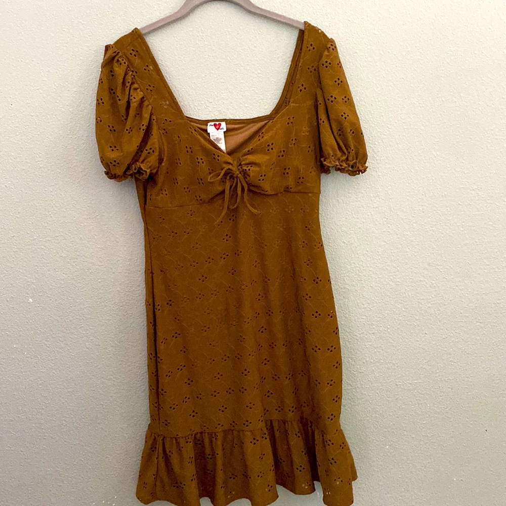 Short dress. XL size. Color light-brown.